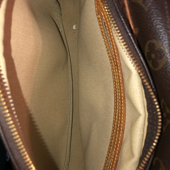 Louis Vuitton crossbody - Picture 2 of 7